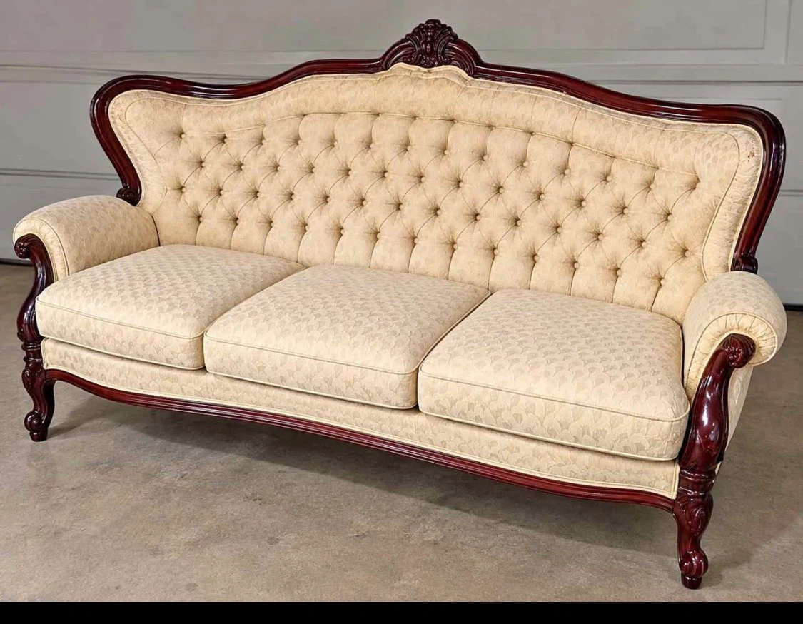 Free delivery used Vintage Style Tufted Sofa and Armchair Set