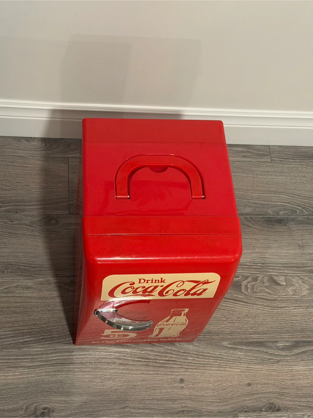 Coca-Cola Retro Style Mini Fridge - photo 3