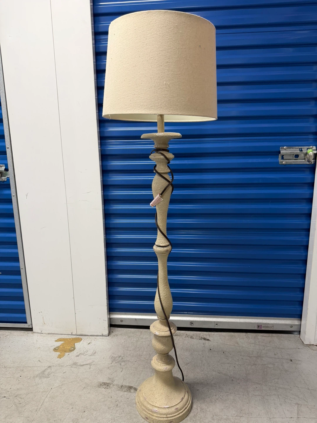 Vintage Style Floor Lamp with Beige Shade - photo 2