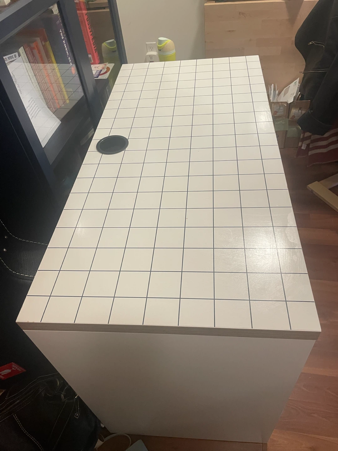 IKEA MICKE Desk with Grid Pattern - photo 2