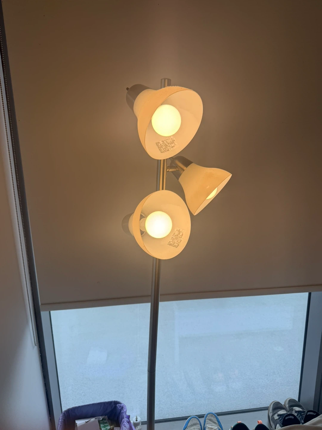 Three-head floor lamp