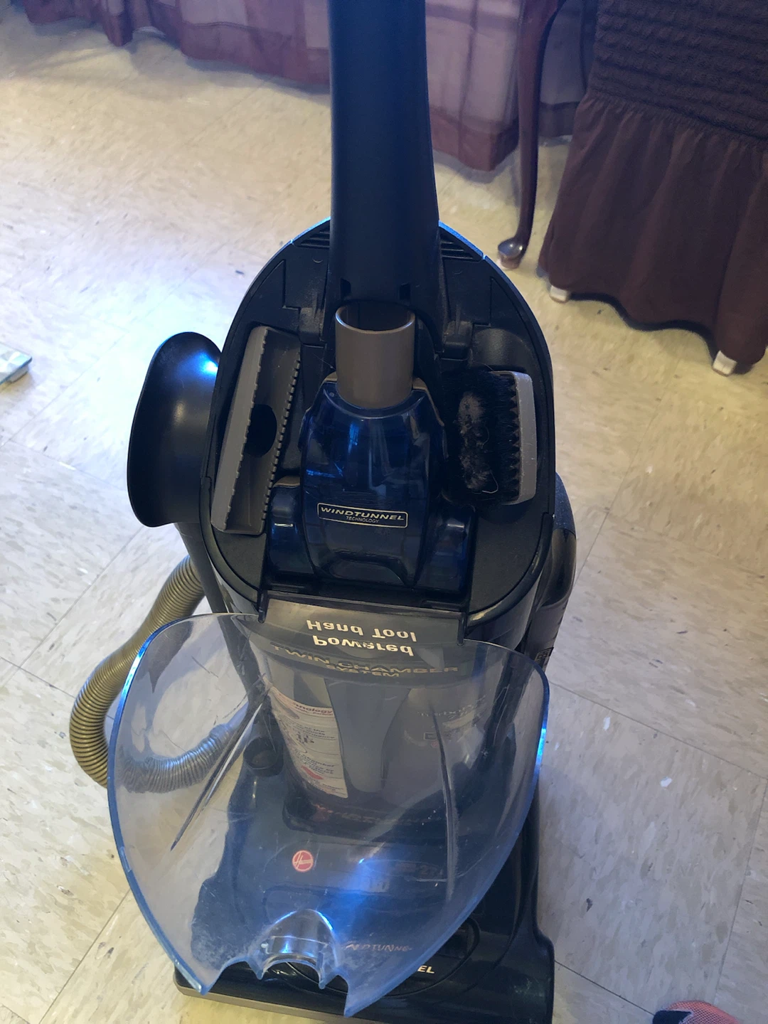 Hoover WindTunnel Bagless Vacuum - photo 4