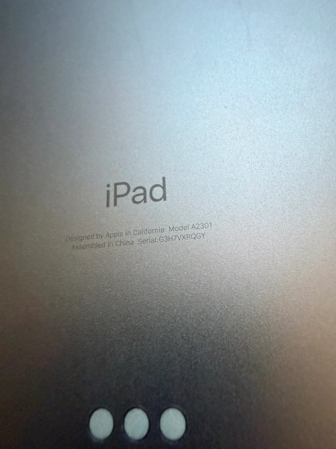 iPad Pro 2021 M1 A2301 Locked For parts - photo 5