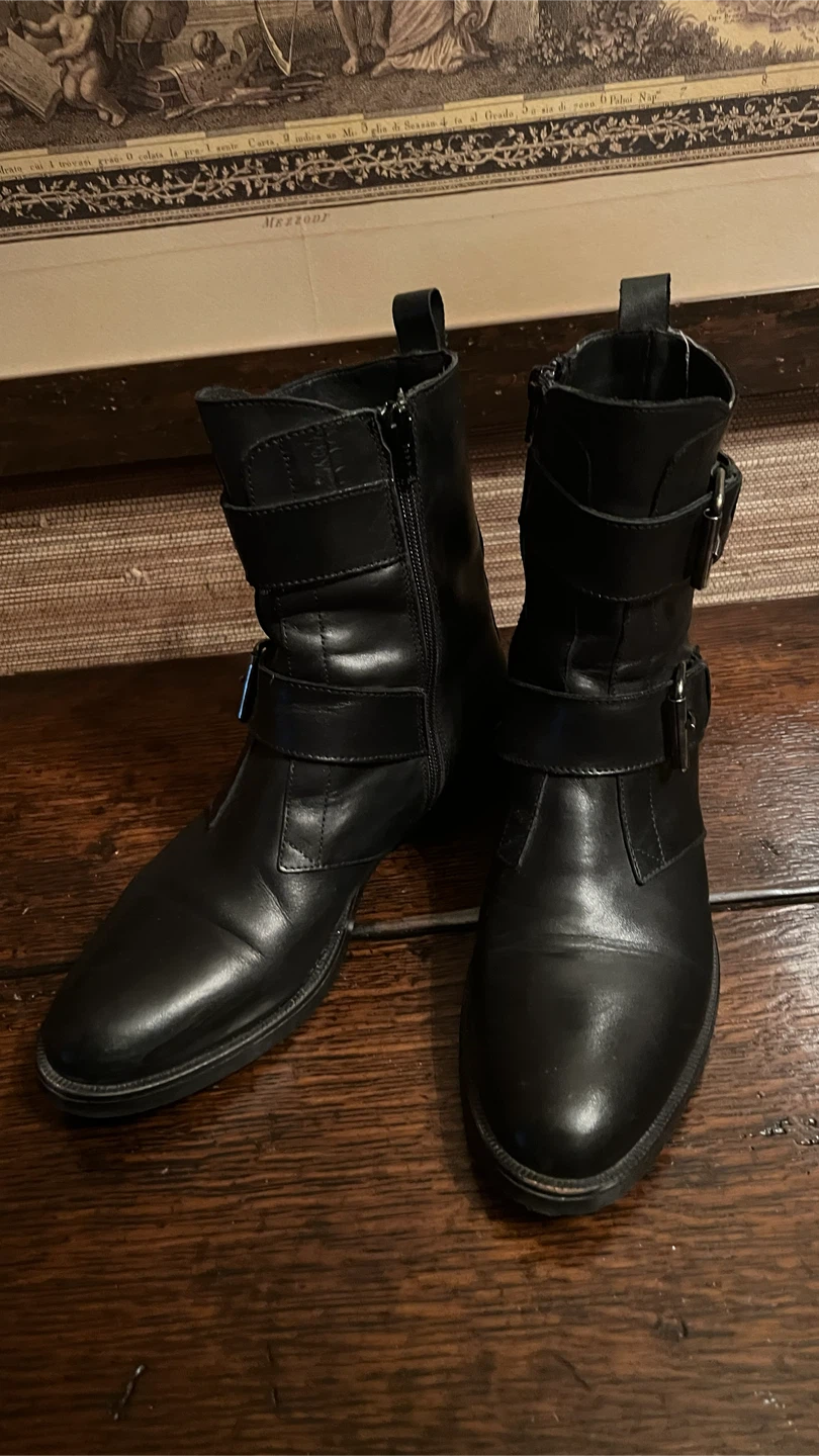 Ladies Boots