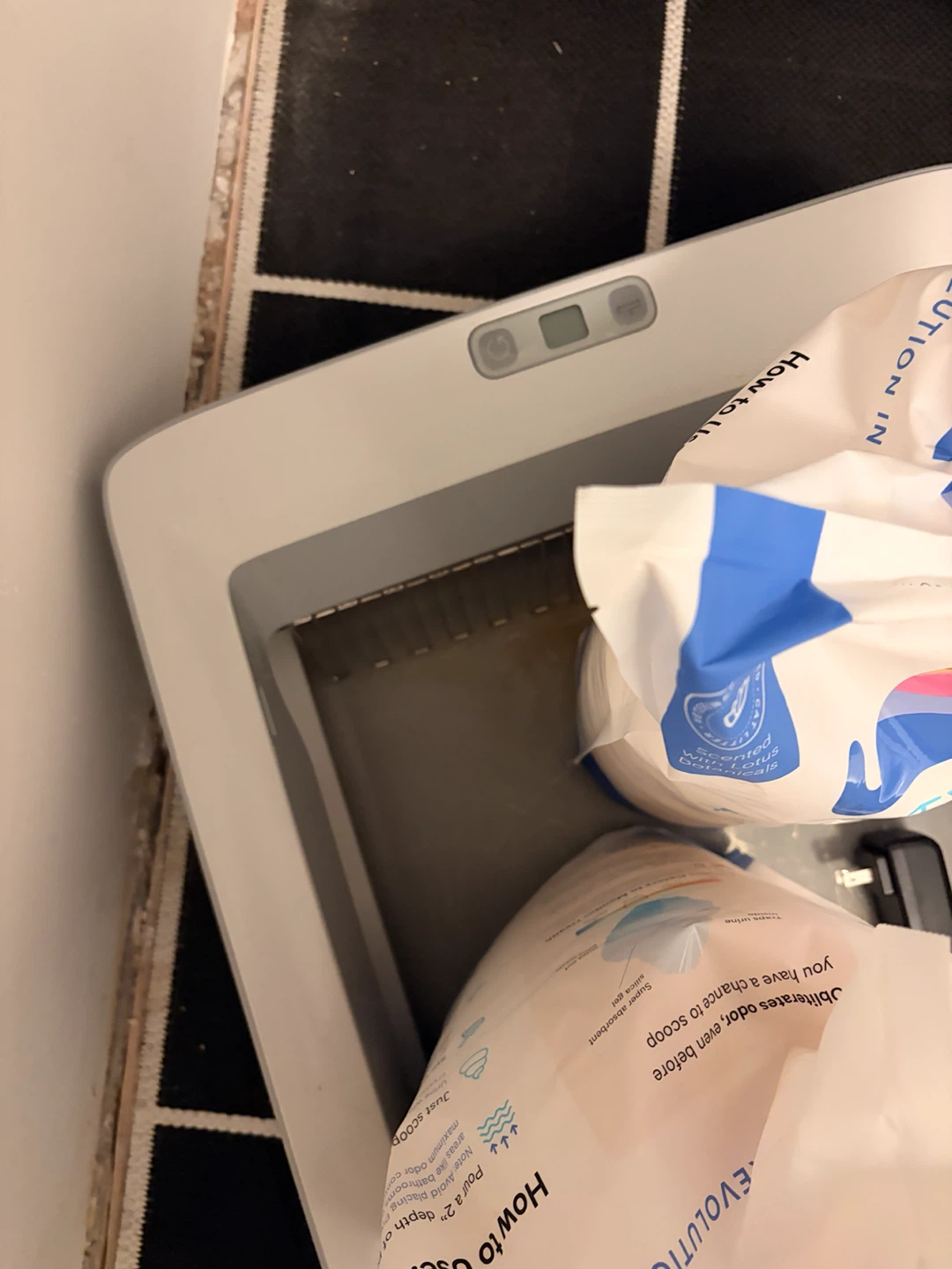PetSafe ScoopFree Self-Cleaning Cat Litter Box - photo 3