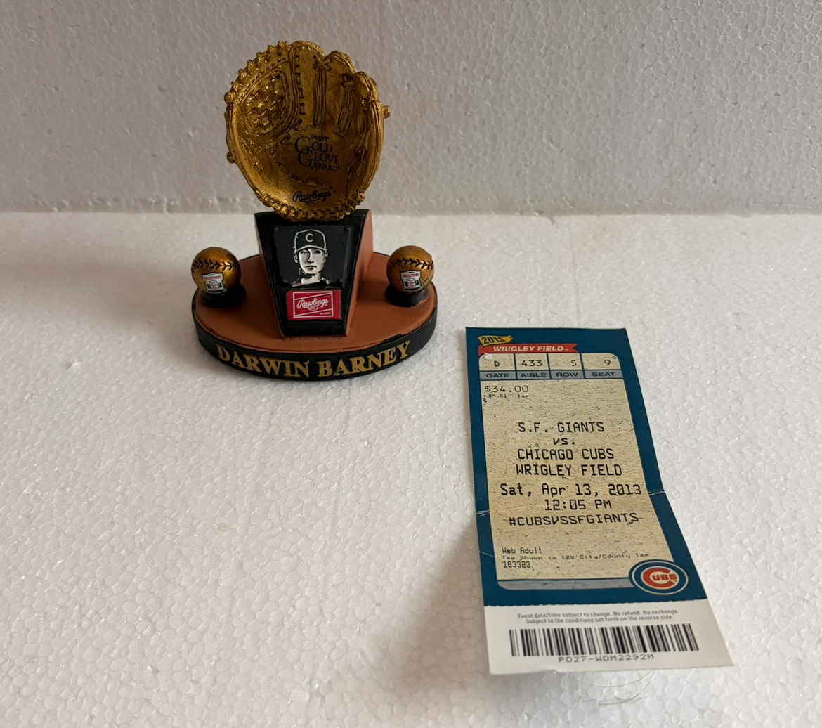 DARWIN BARNEY Gold Glove Award CHICAGO CUBS SGA