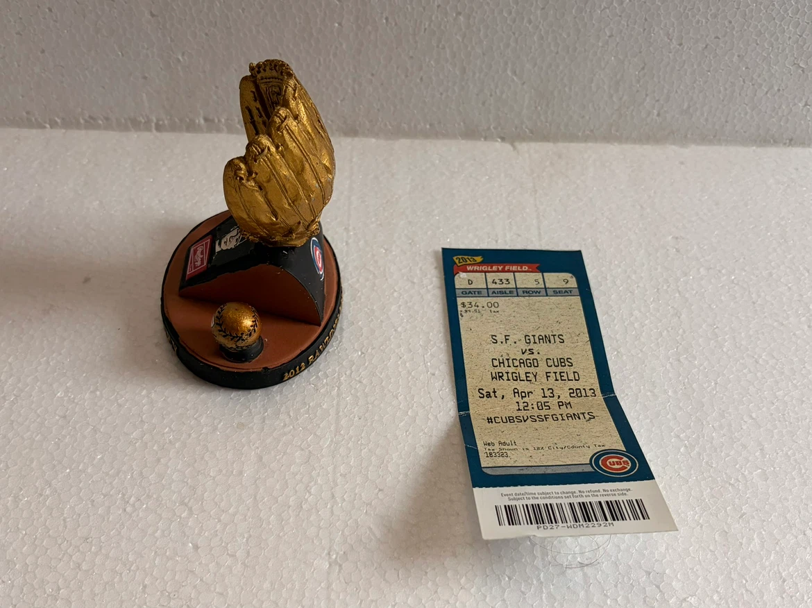 DARWIN BARNEY Gold Glove Award CHICAGO CUBS SGA - photo 4