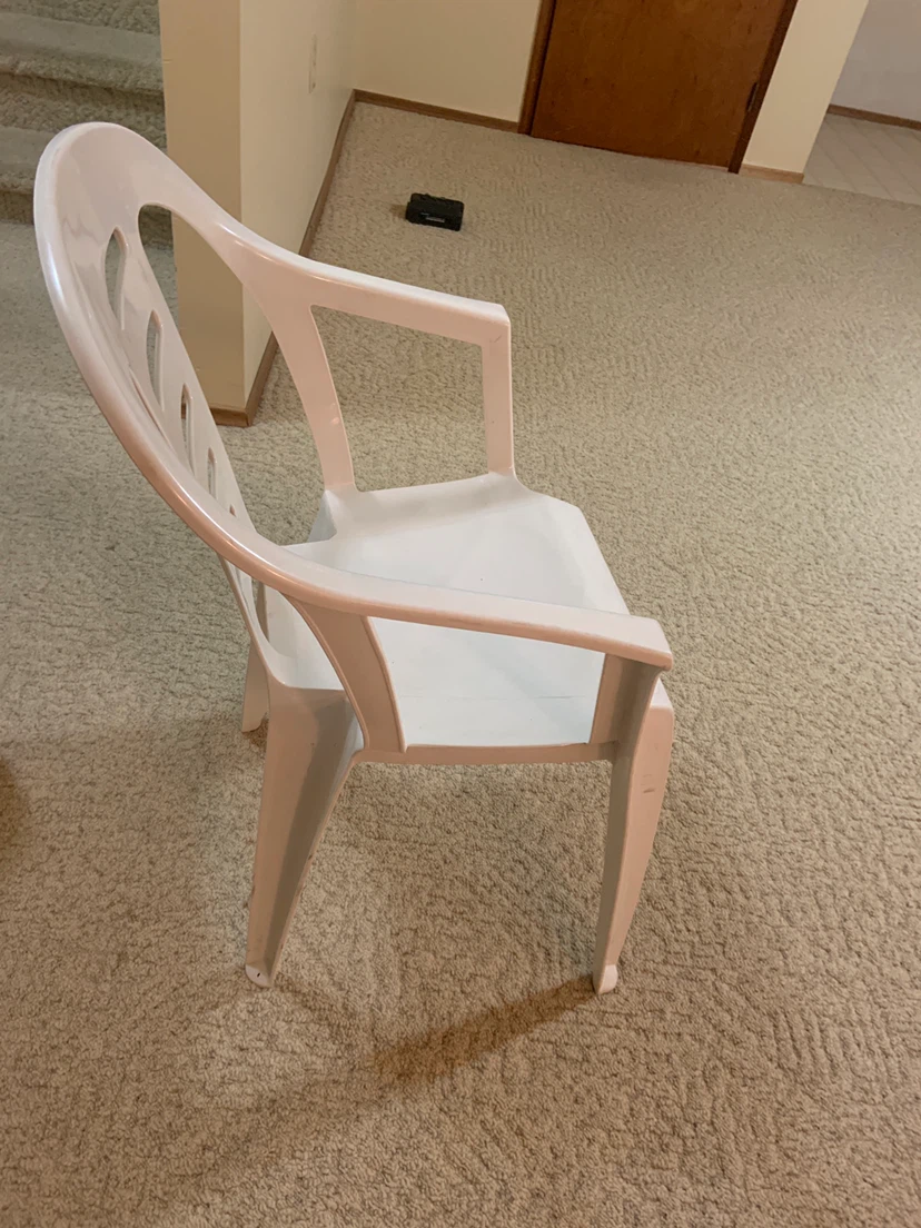 Set of  6 White Plastic Patio Chairs - photo 2