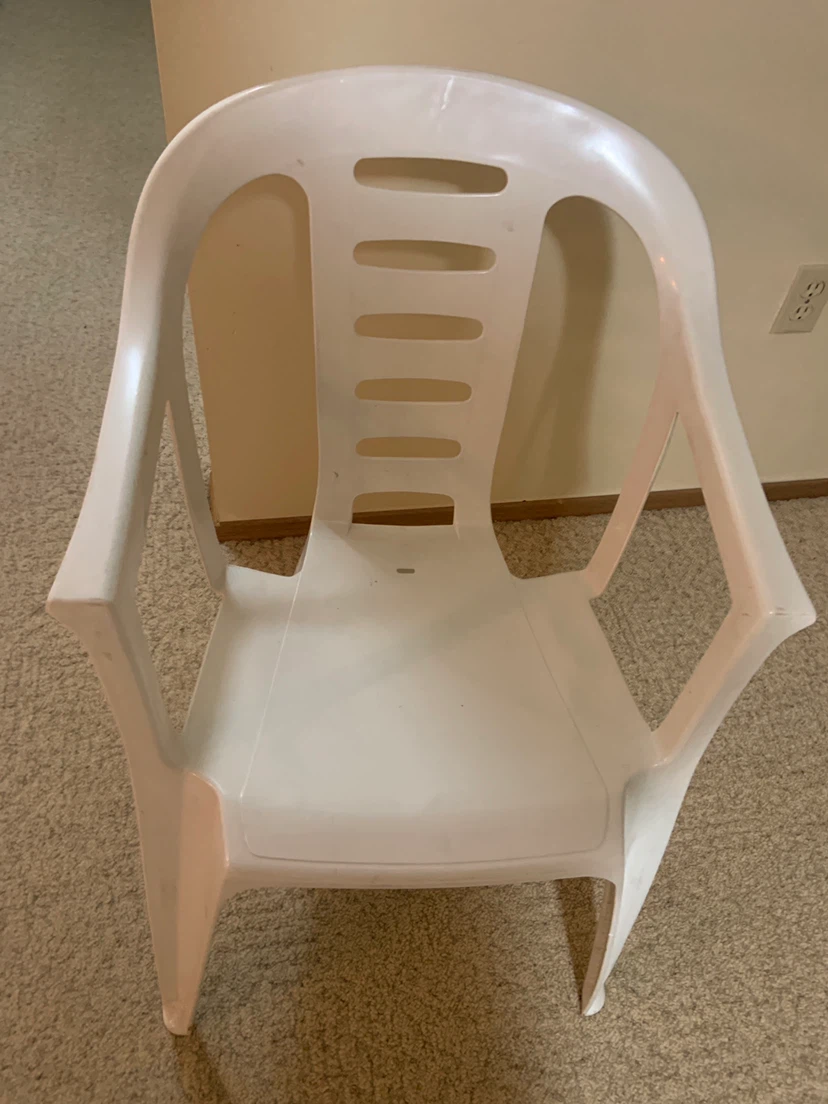 Set of  6 White Plastic Patio Chairs - photo 3