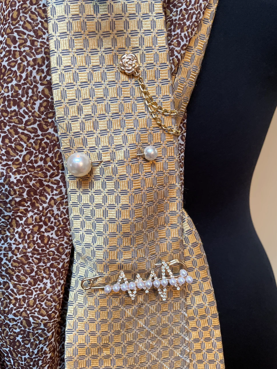 Decorated silk Tie with Accessories - photo 2