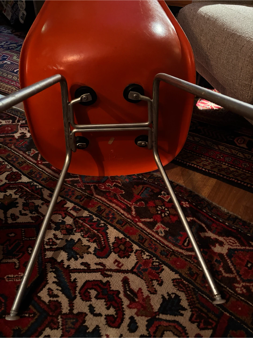 Herman Miller Eames Fiberglass Side Chairs - photo 3