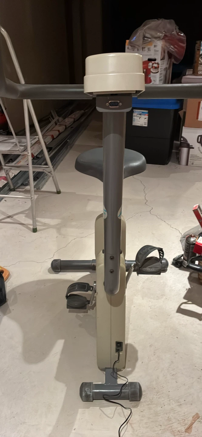 Life Fitness Life Cycle 3500 Exercise Bike - photo 2