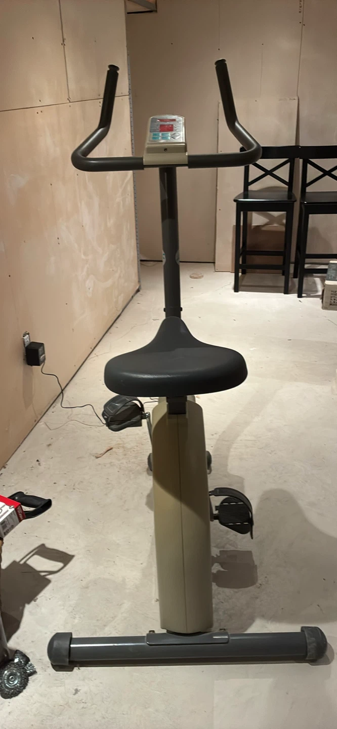 Life Fitness Life Cycle 3500 Exercise Bike - photo 3