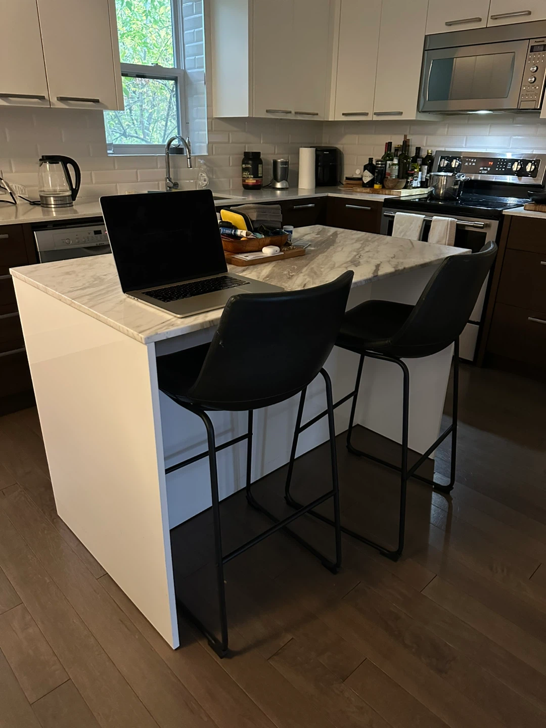 Fabulous real marble kitchen island - photo 2