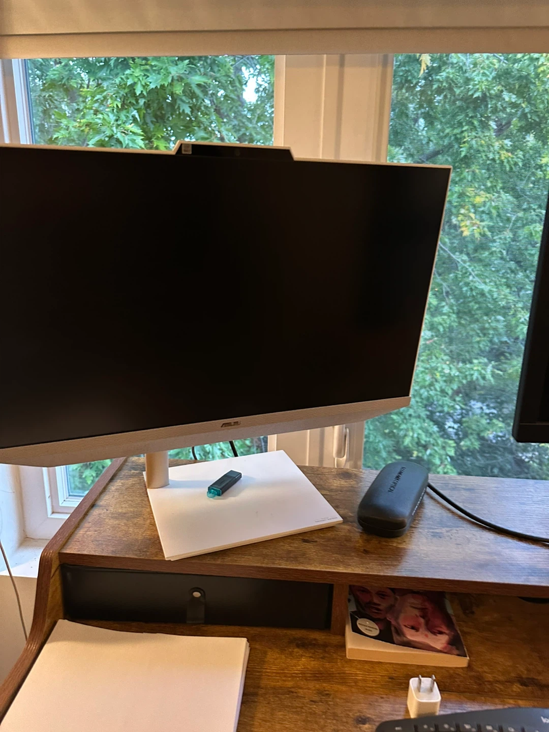 Standing desk with wood finish - photo 3