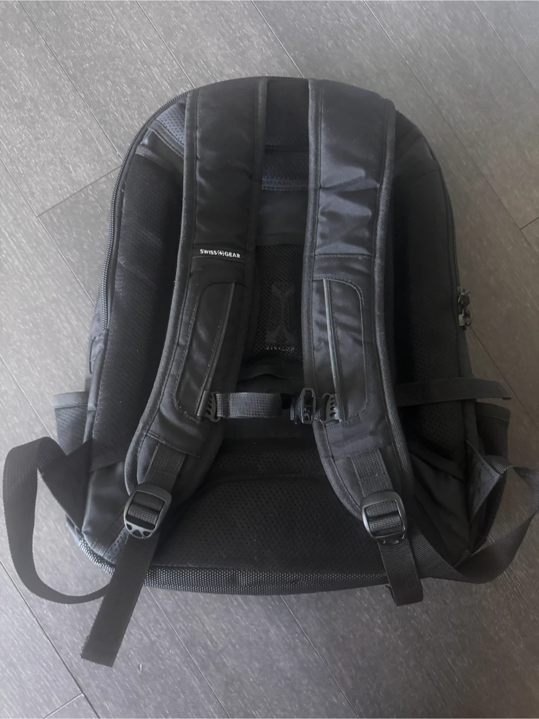 SwissGear Black Backpack - photo 2