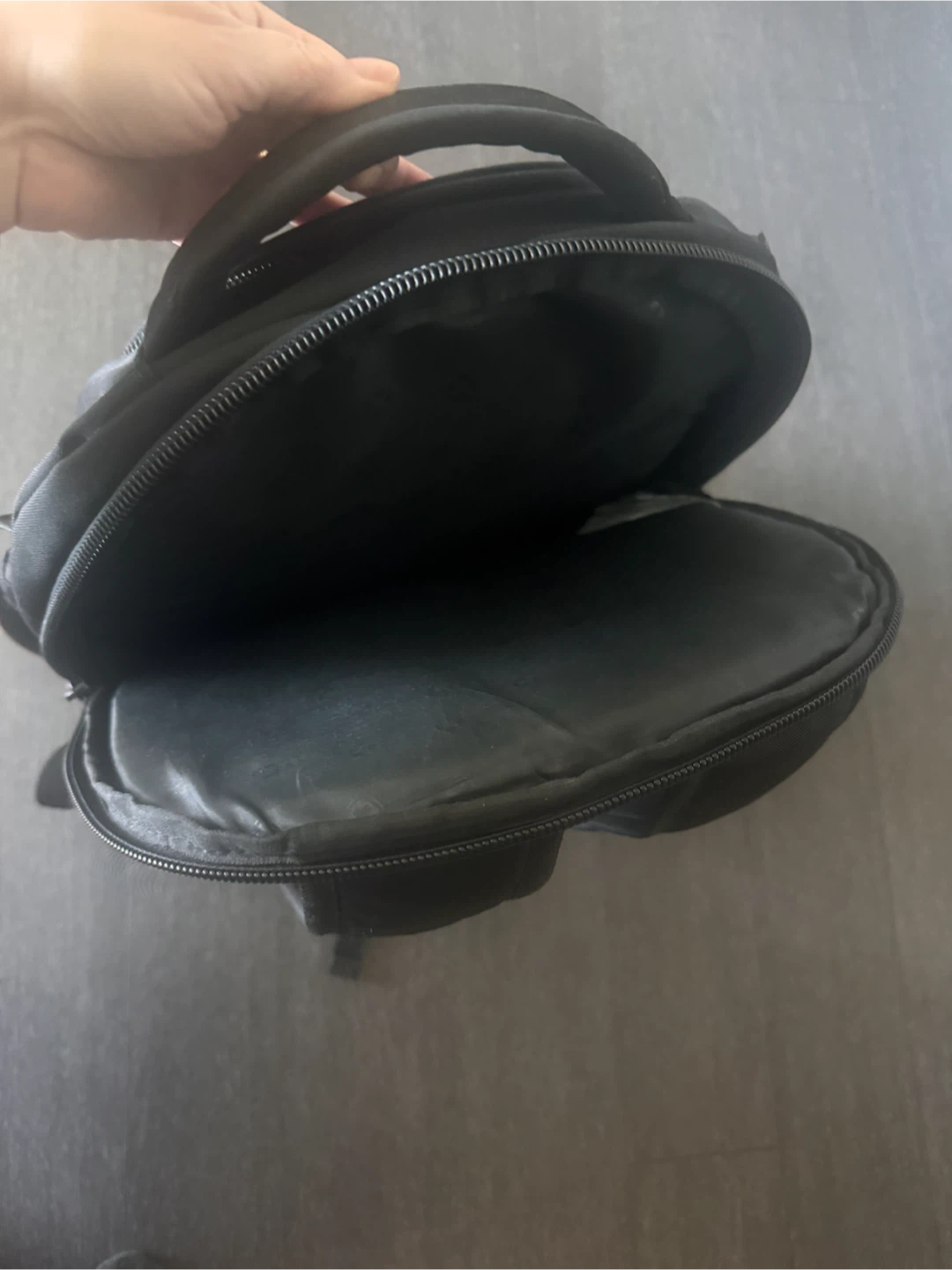 SwissGear Black Backpack - photo 3