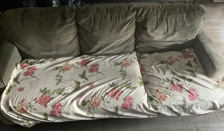 Three-seater sofa in olive green/grey