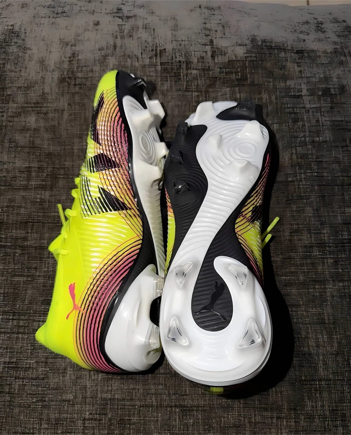 Puma Soccer Cleats Neon Yellow - photo 2
