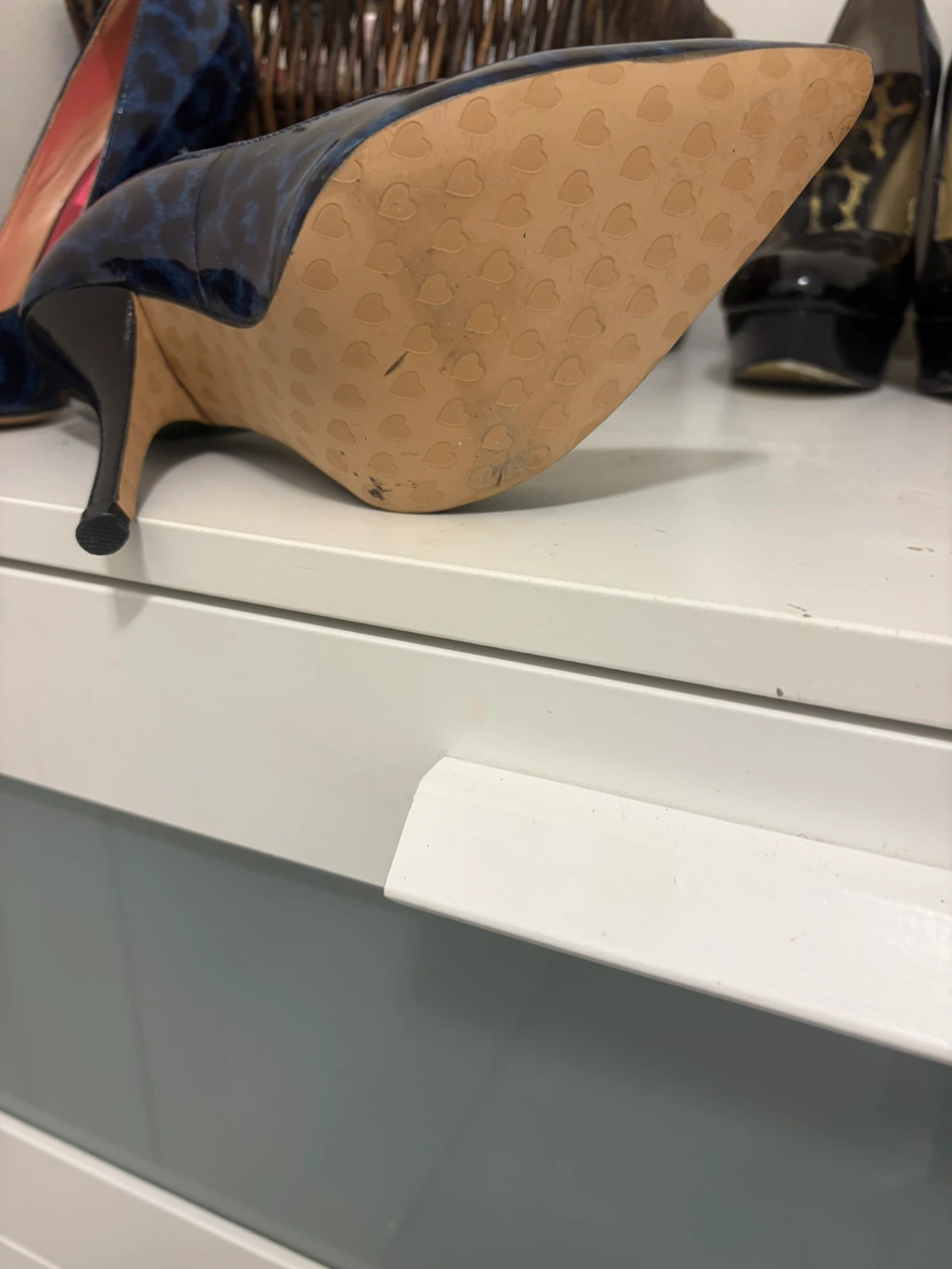 Betsey Johnson Blue Leopard Print Heels S7.5 - photo 3