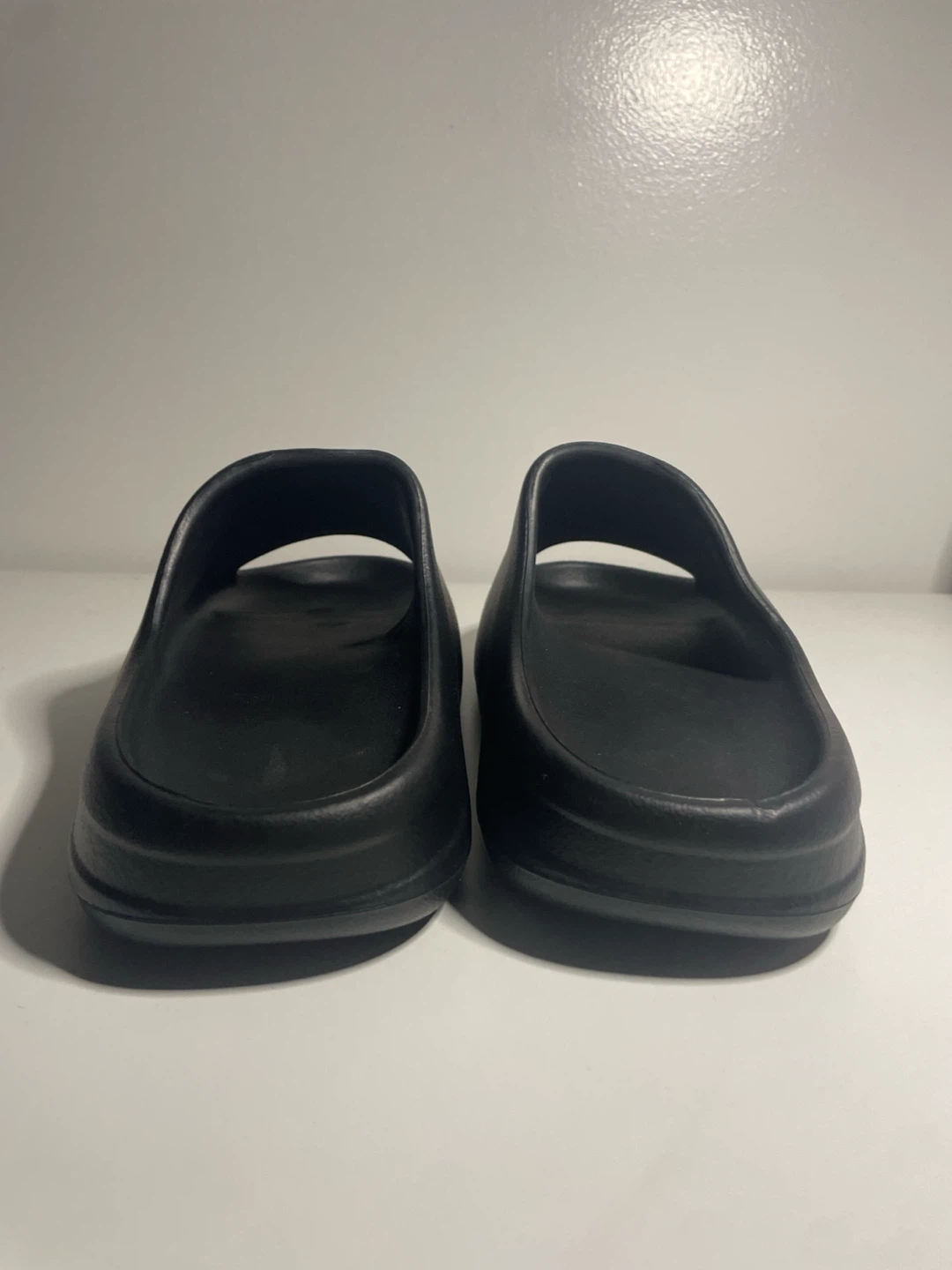 Yeezy slides - photo 3