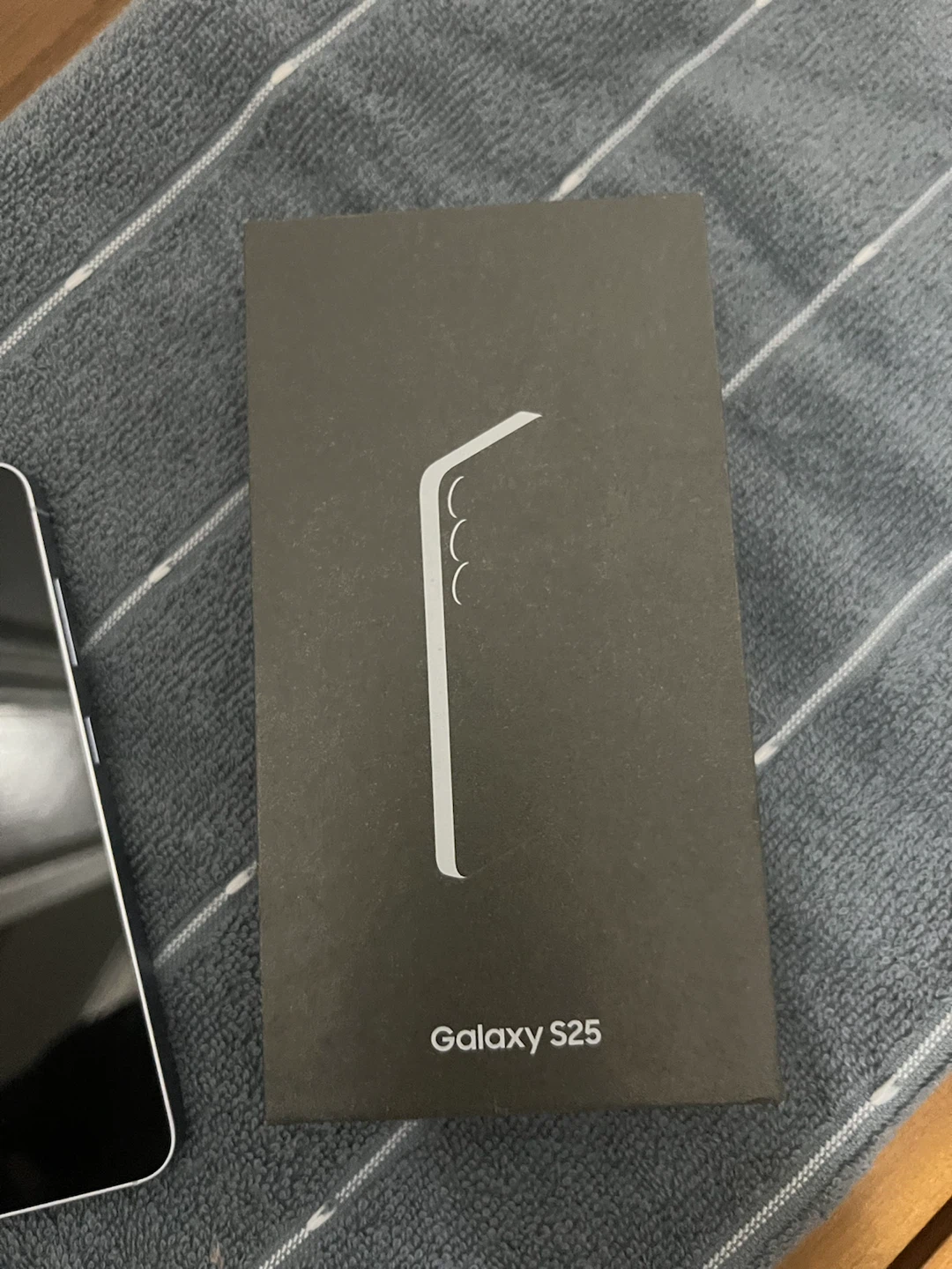 Samsung Galaxy S25 256GB - photo 2