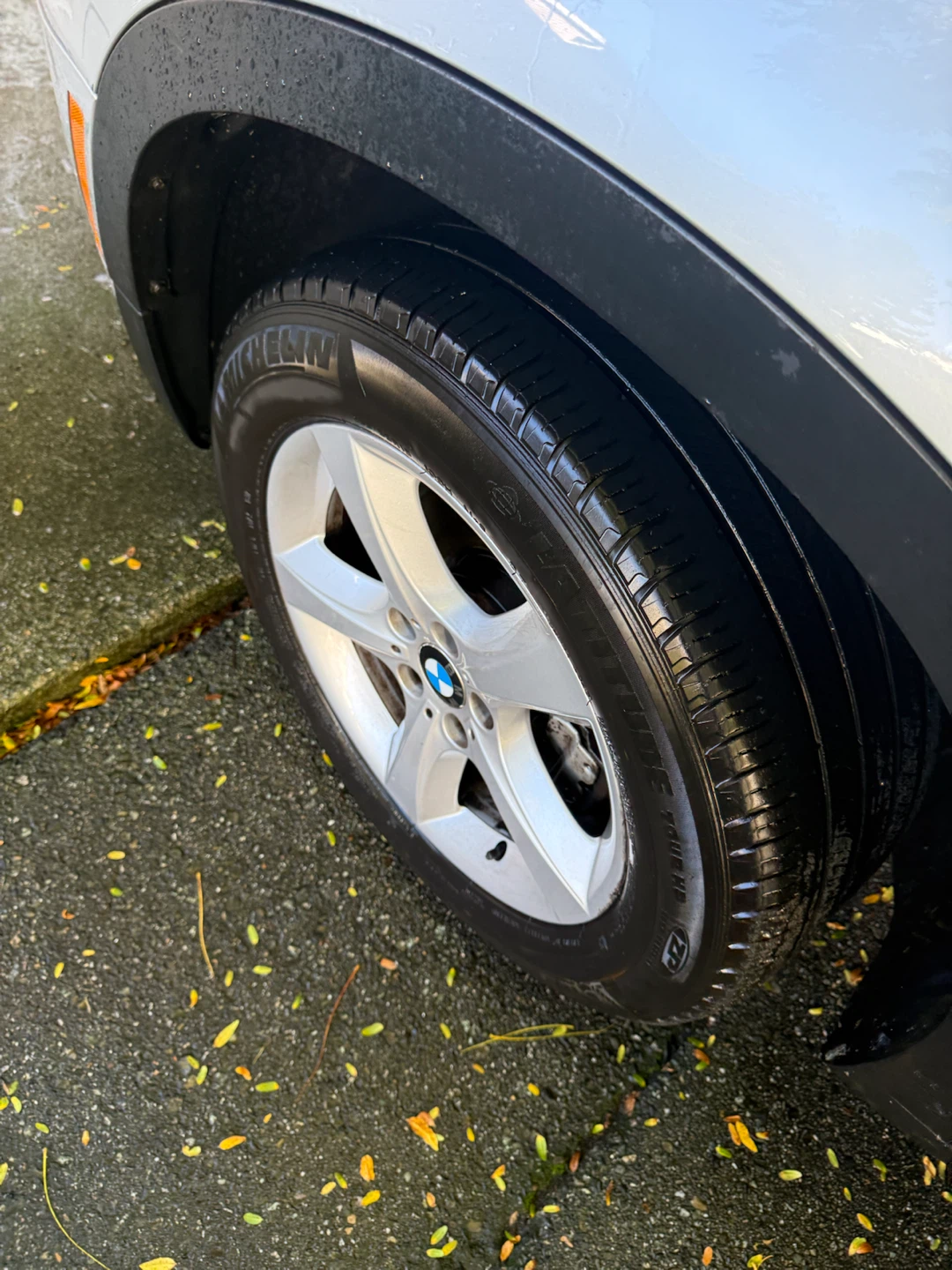 BMW X5 SUV XDrive - photo 2