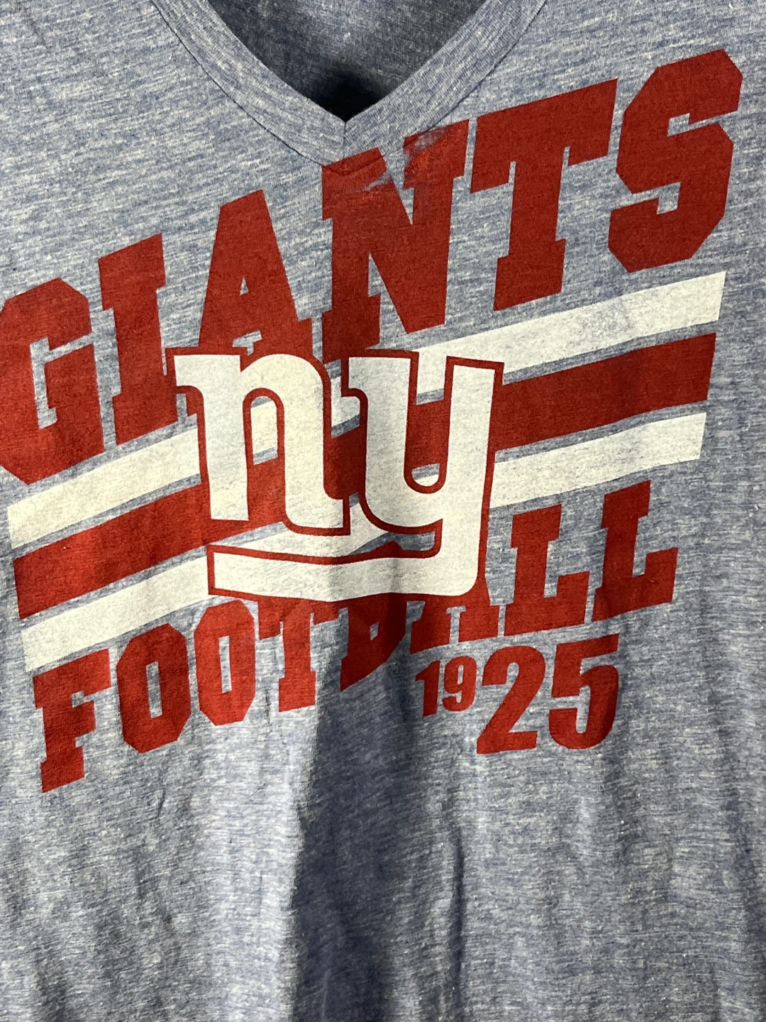Women’s NY Giants V-Neck T-Shirt (Size Medium) - NFL Apparel - photo 2