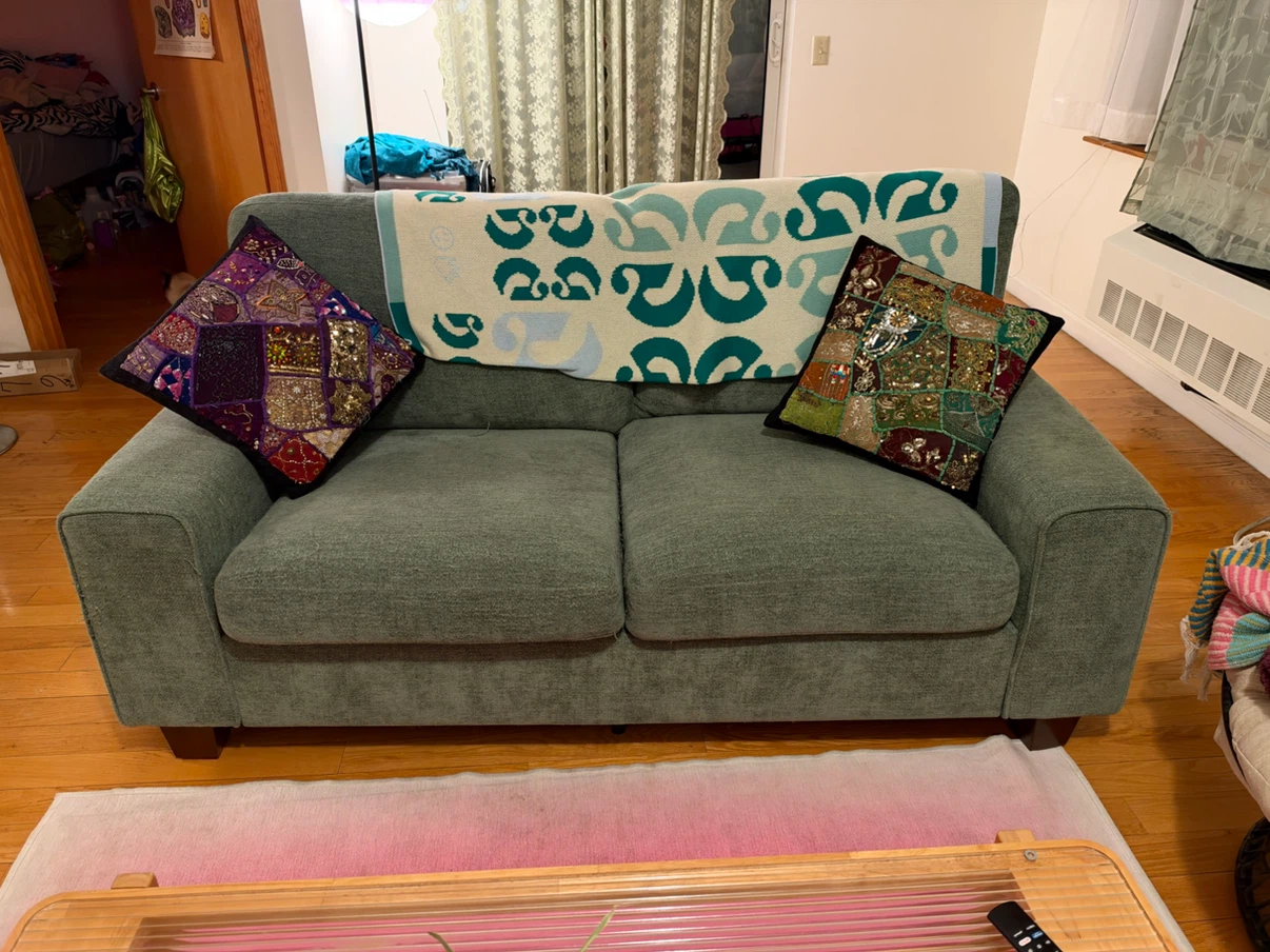 Cute green loveseat😊