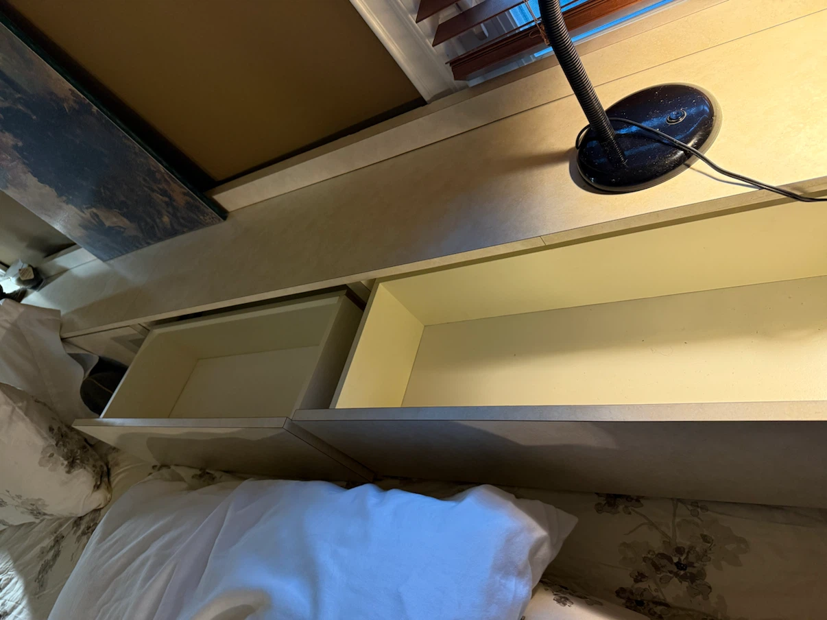Built-in Bedroom Cabinet Set - photo 5