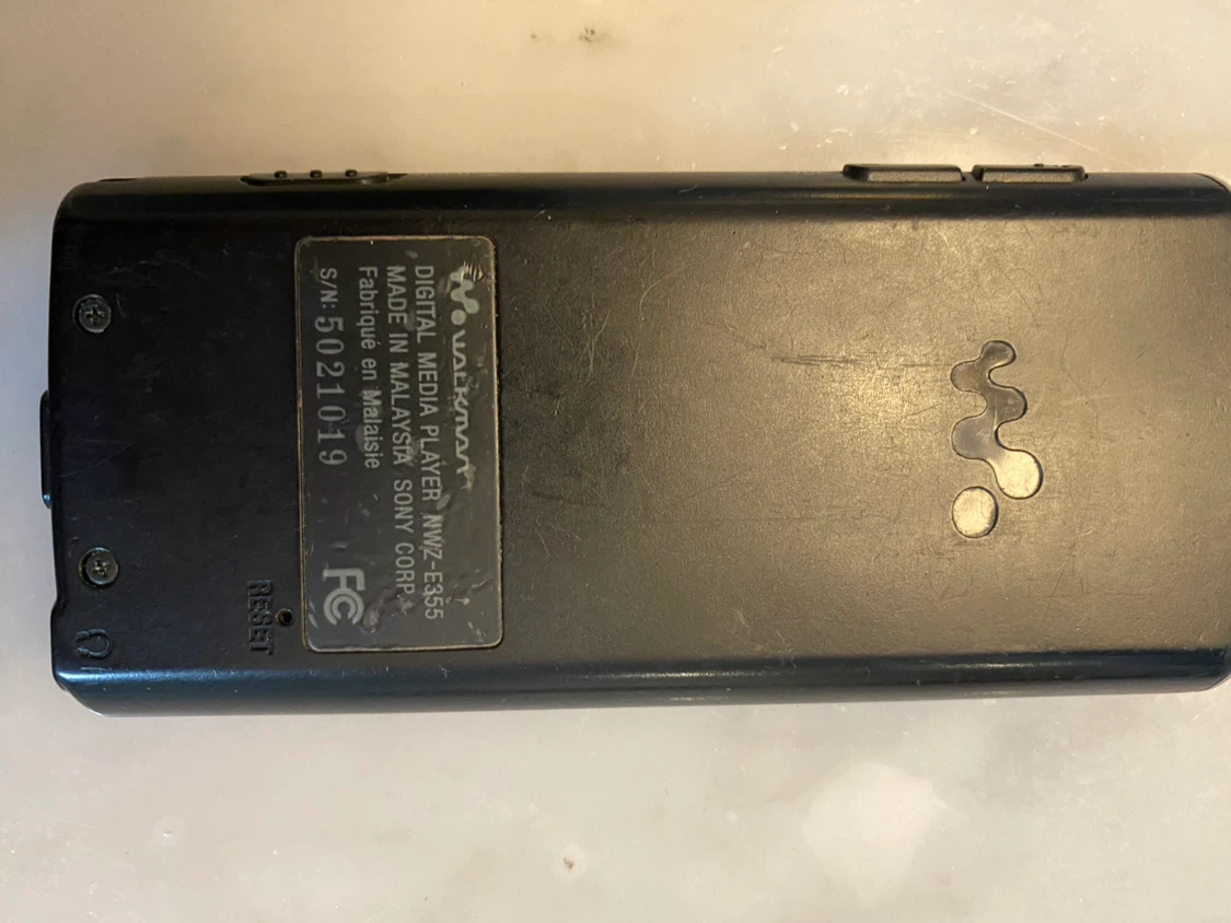 Sony Walkman NWZ-E355 Digital Media Player - photo 3
