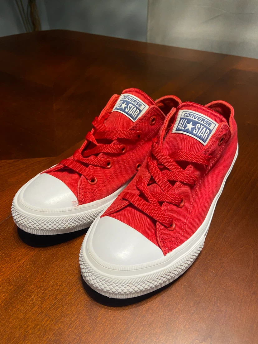 Converse Chuck Taylor All Star Low Top Sneakers Youth US 2