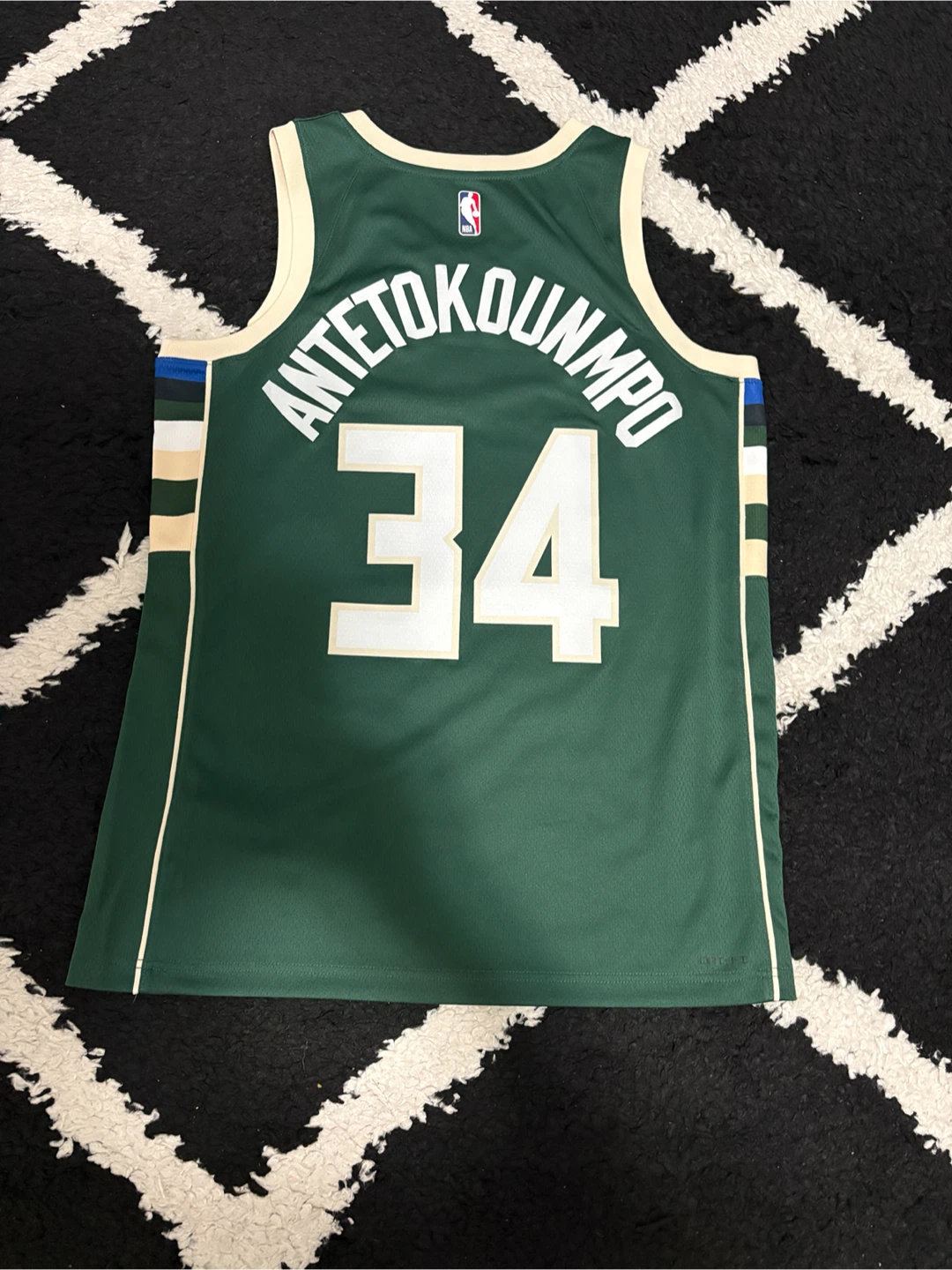 Nike Milwaukee Bucks Antetokounmpo Jersey Size M - photo 2