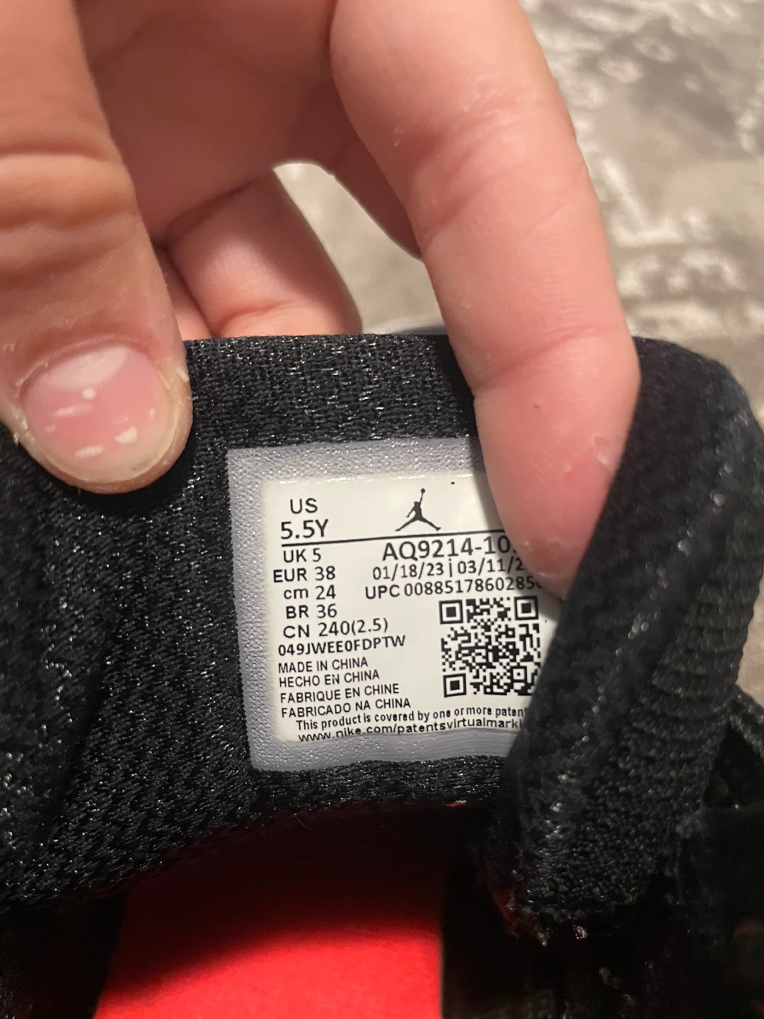 Jordan Max Aura 5 Youth Sneakers Black/White - photo 4