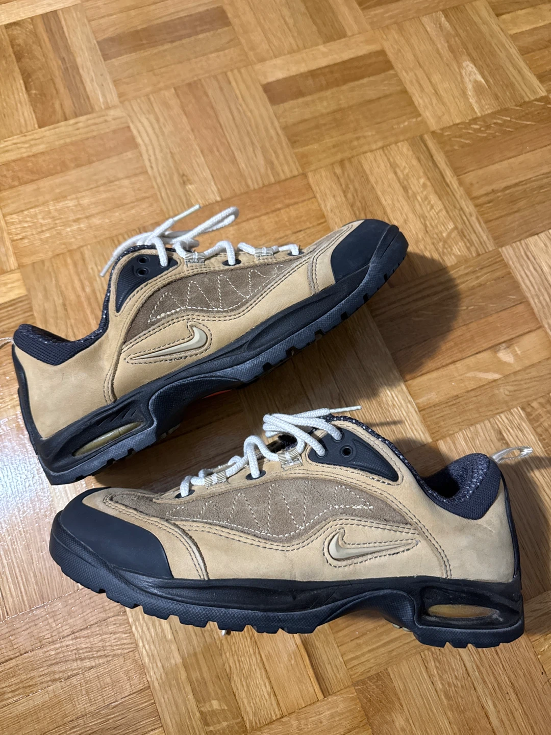Vintage 90s Nike women’s ACG Hiking Shoes