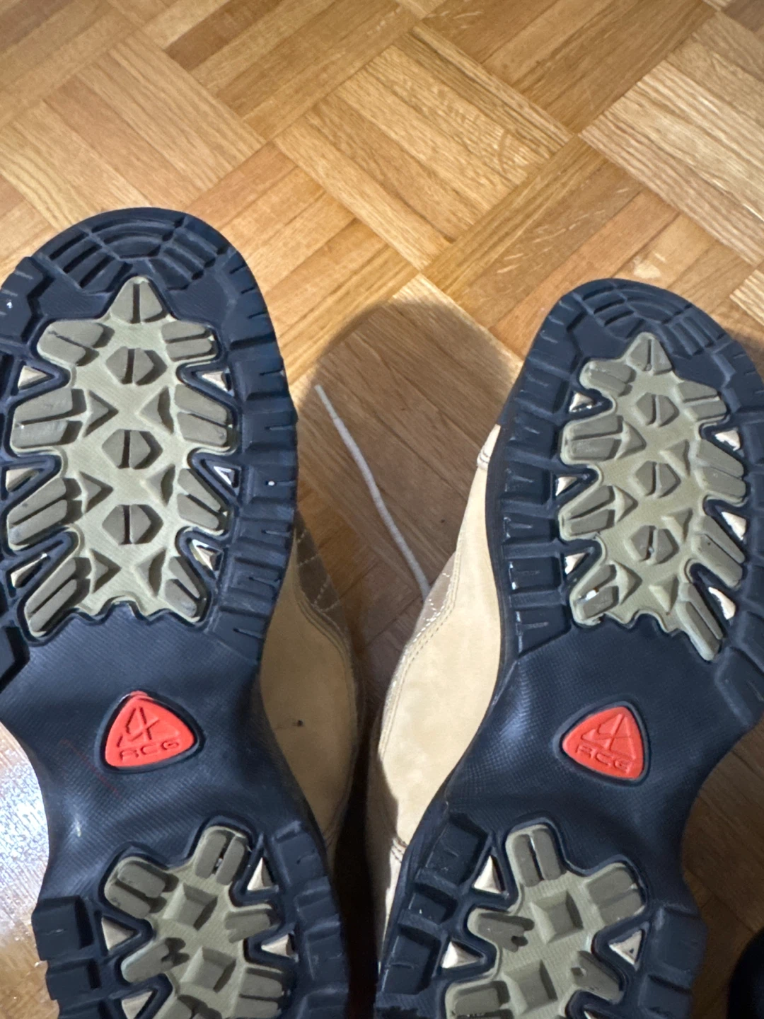 Vintage 90s Nike women’s ACG Hiking Shoes - photo 2