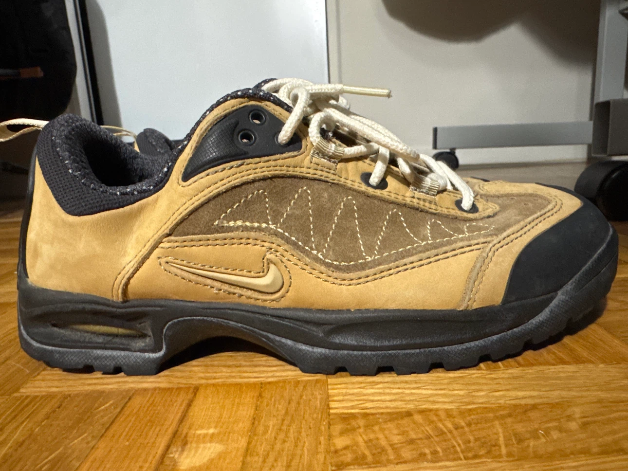 Vintage 90s Nike women’s ACG Hiking Shoes - photo 3