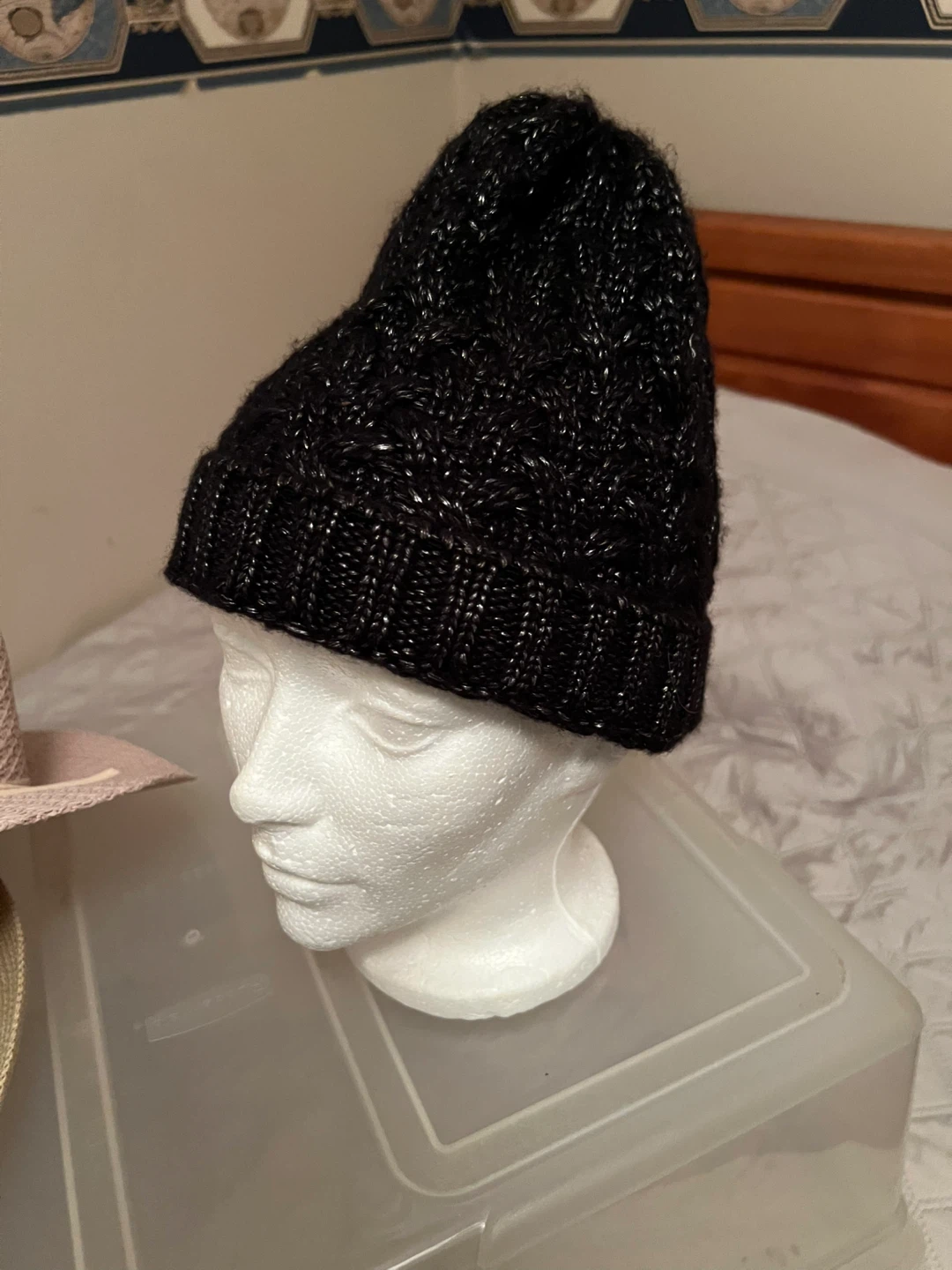 Hats.   Take them all with delivery - photo 2