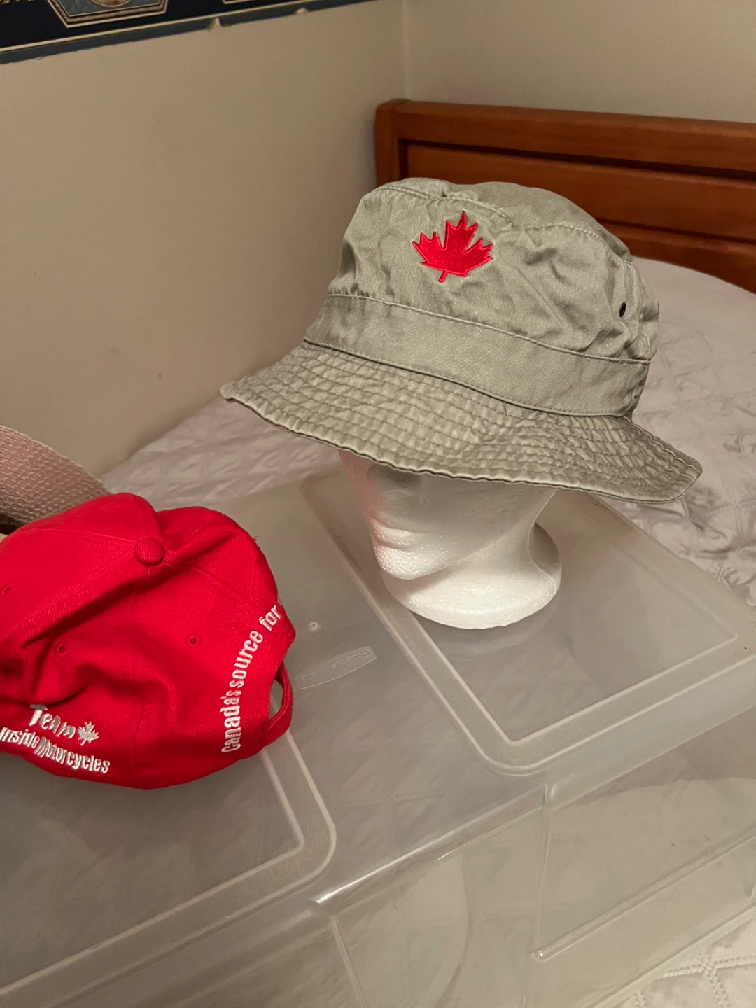 Hats.   Take them all with delivery - photo 5