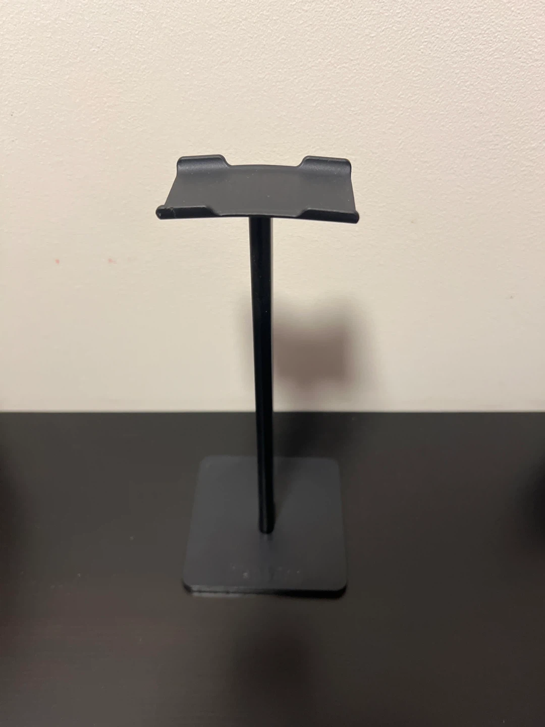 Black Headphone Stand