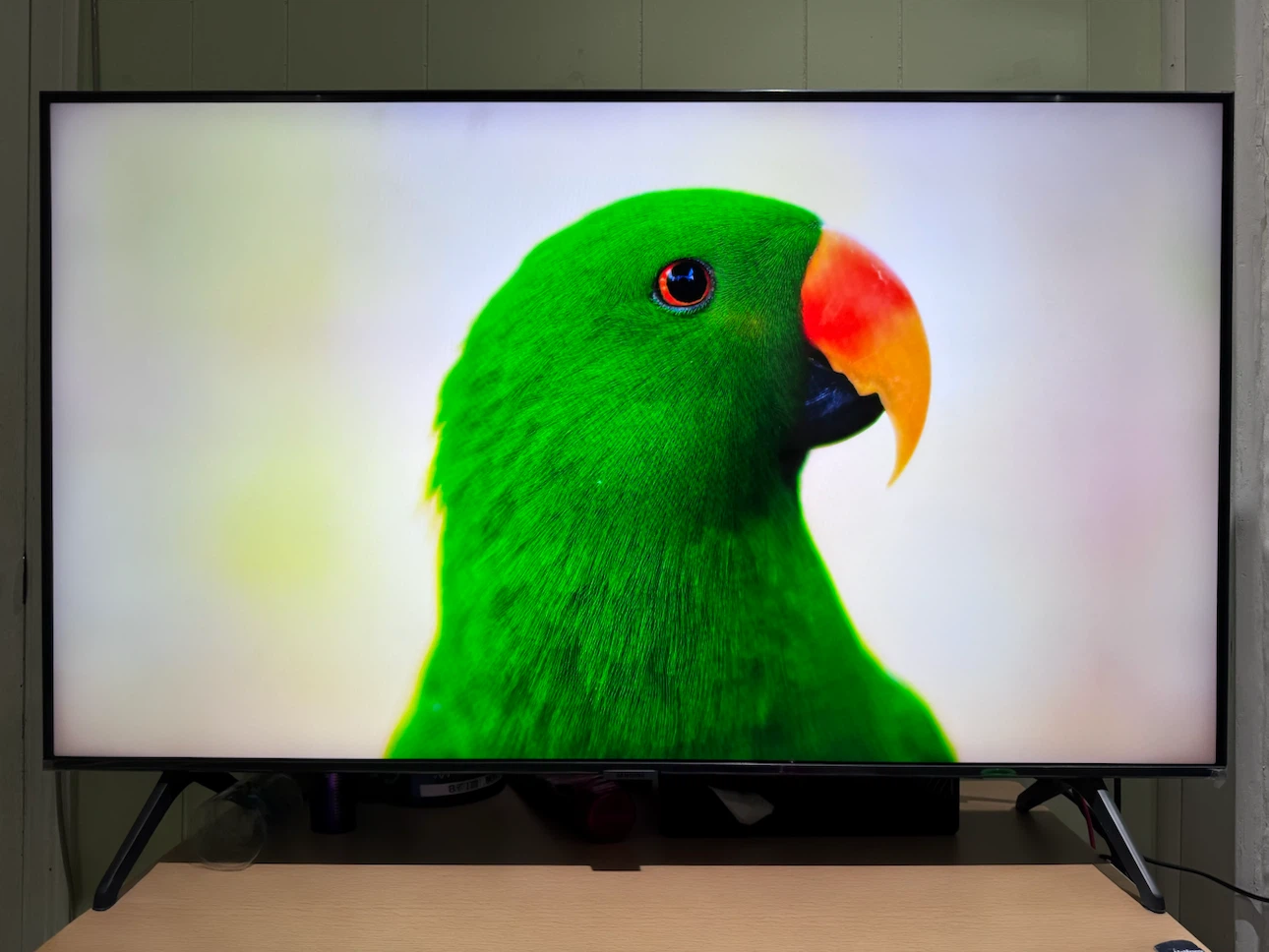Samsung TU7000 43” 4K Smart TV – Brand New with box