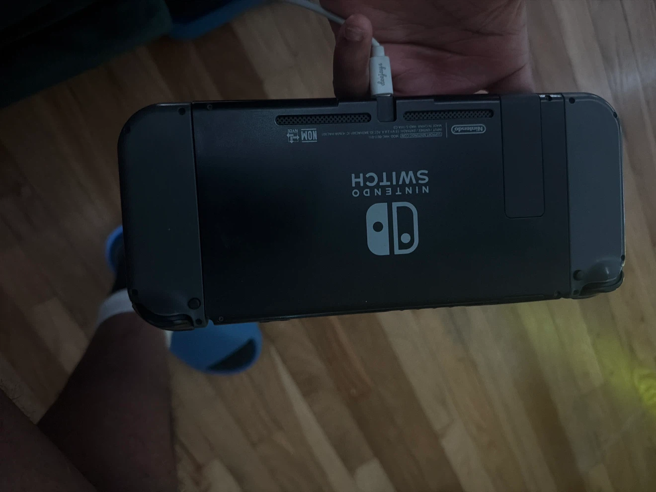 Nintendo Switch 1 + Joy-Cons – Great Condition! � - photo 2