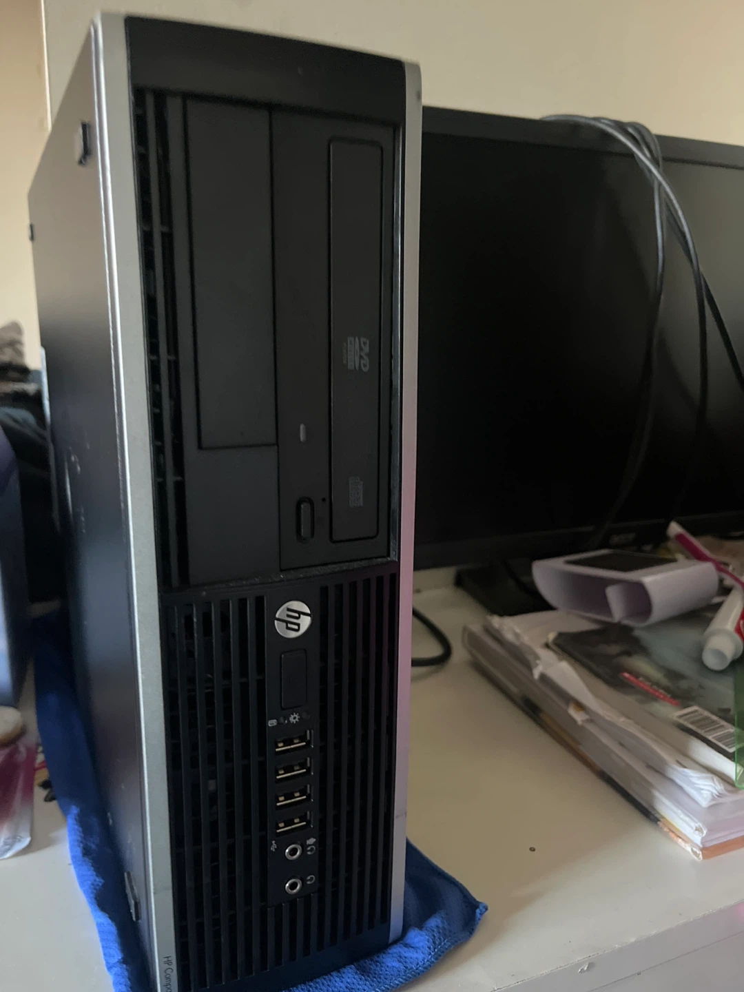 ACER Monitor 🖥️ and a HP pc