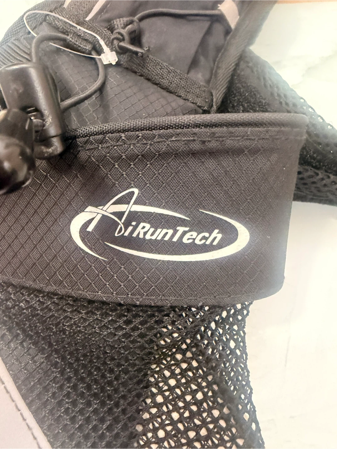 AiRunTech Running Hydration Belt