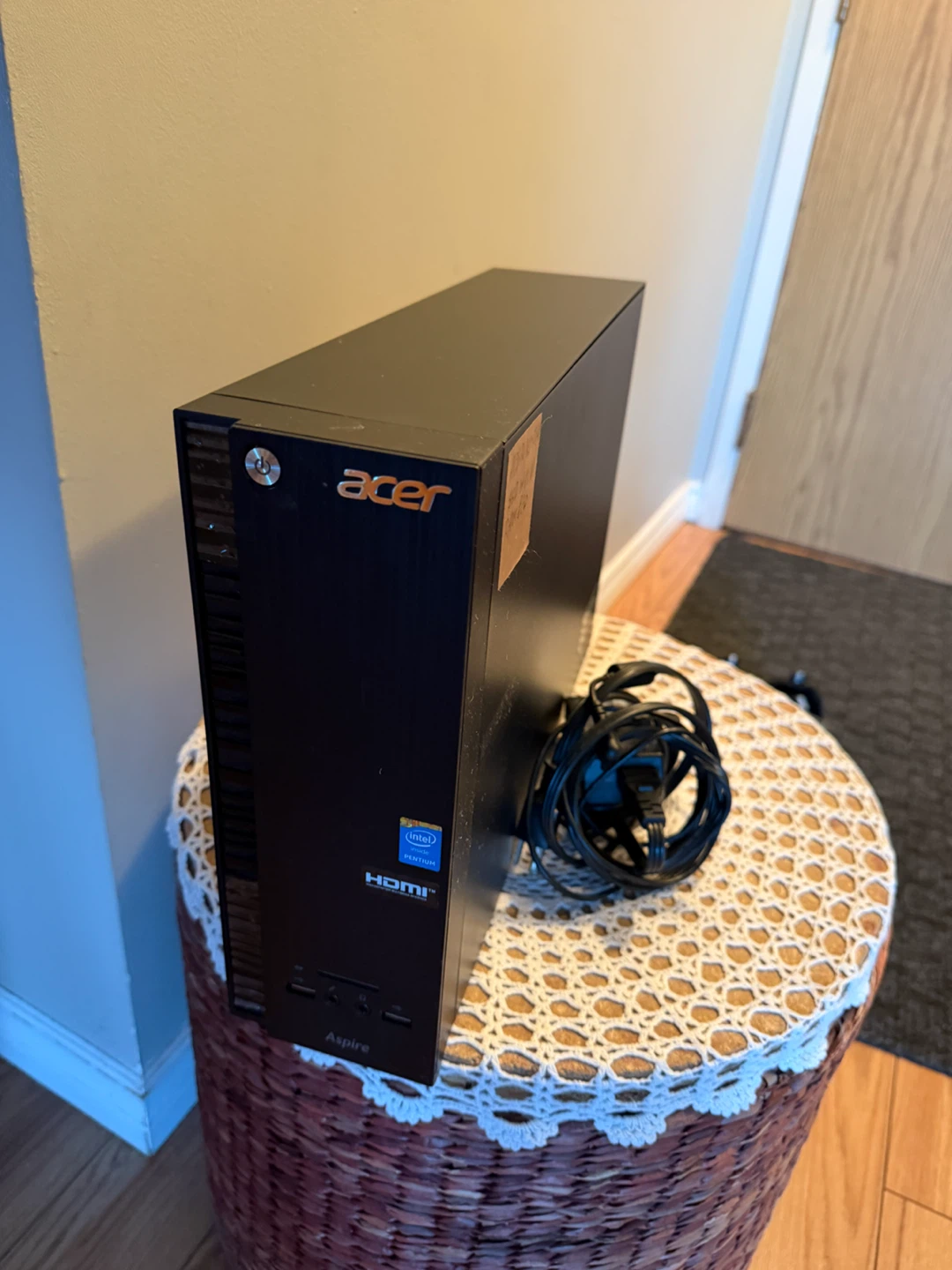 Acer Aspire XC-704 Small Desktop PC – 8GB RAM / 256GB SSD