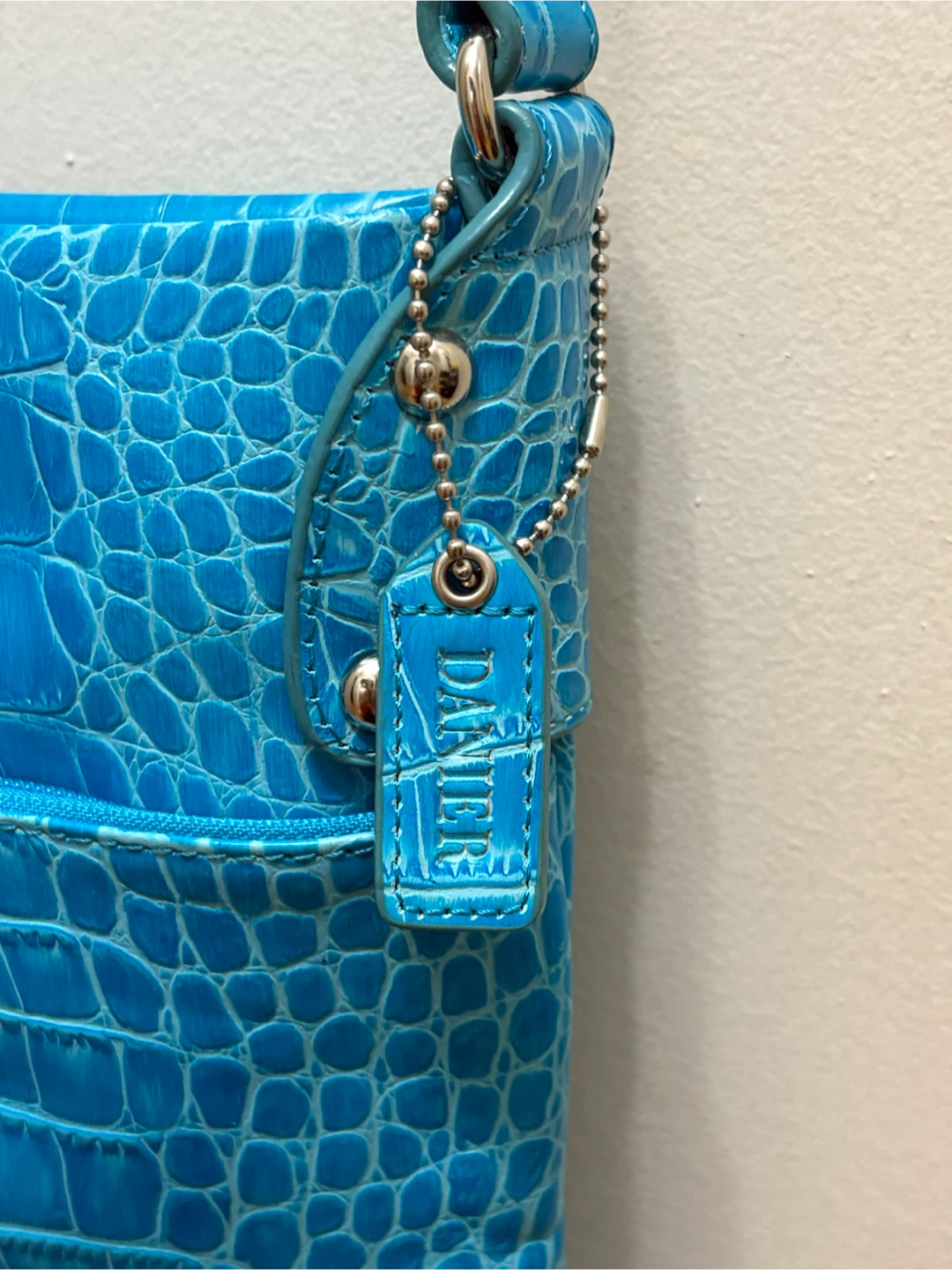 BRAND NEW WITHOUT TAGS Danier Blue Croc-Embossed Crossbody Bag - photo 2
