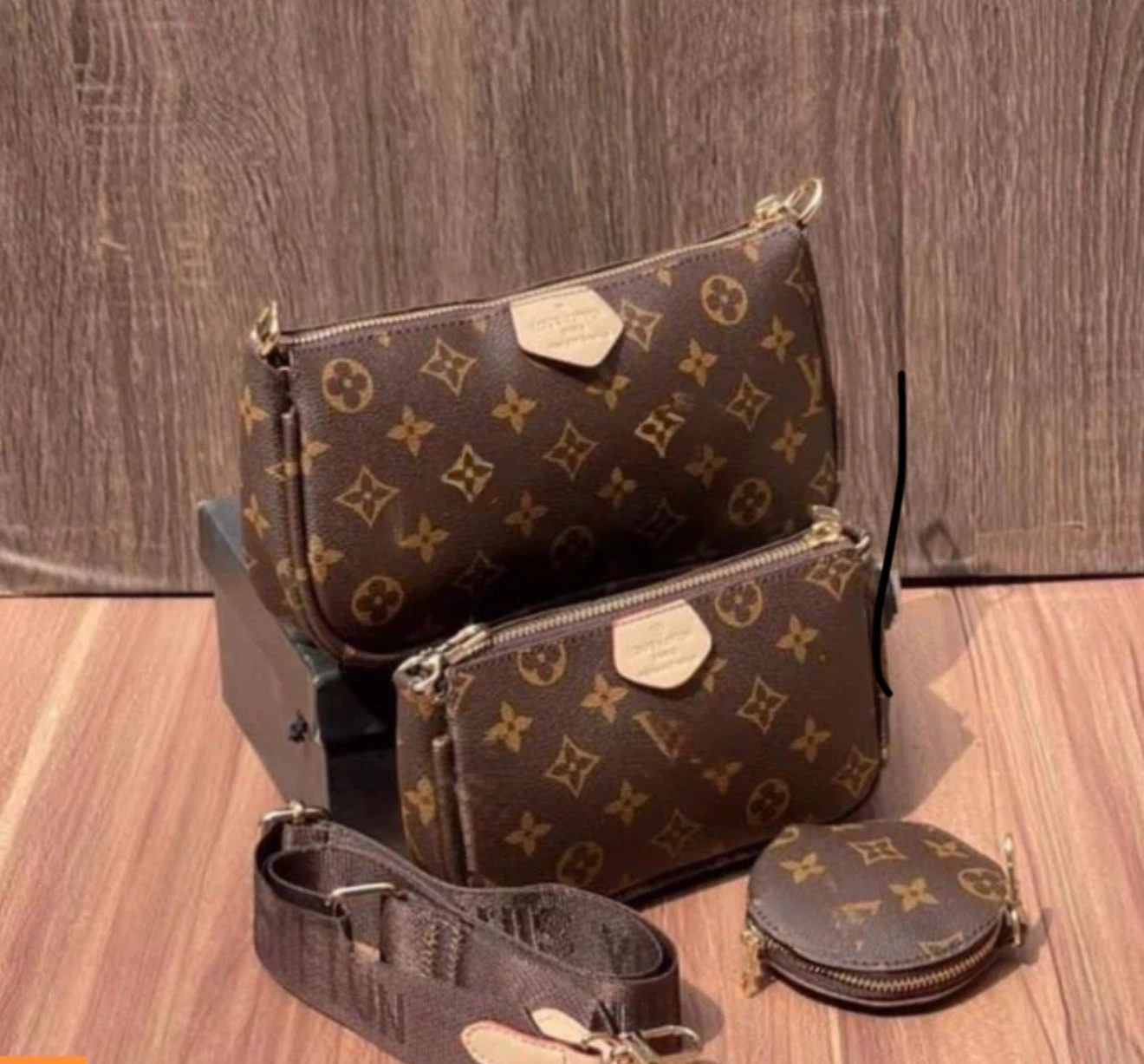 Pouchette never worn $149