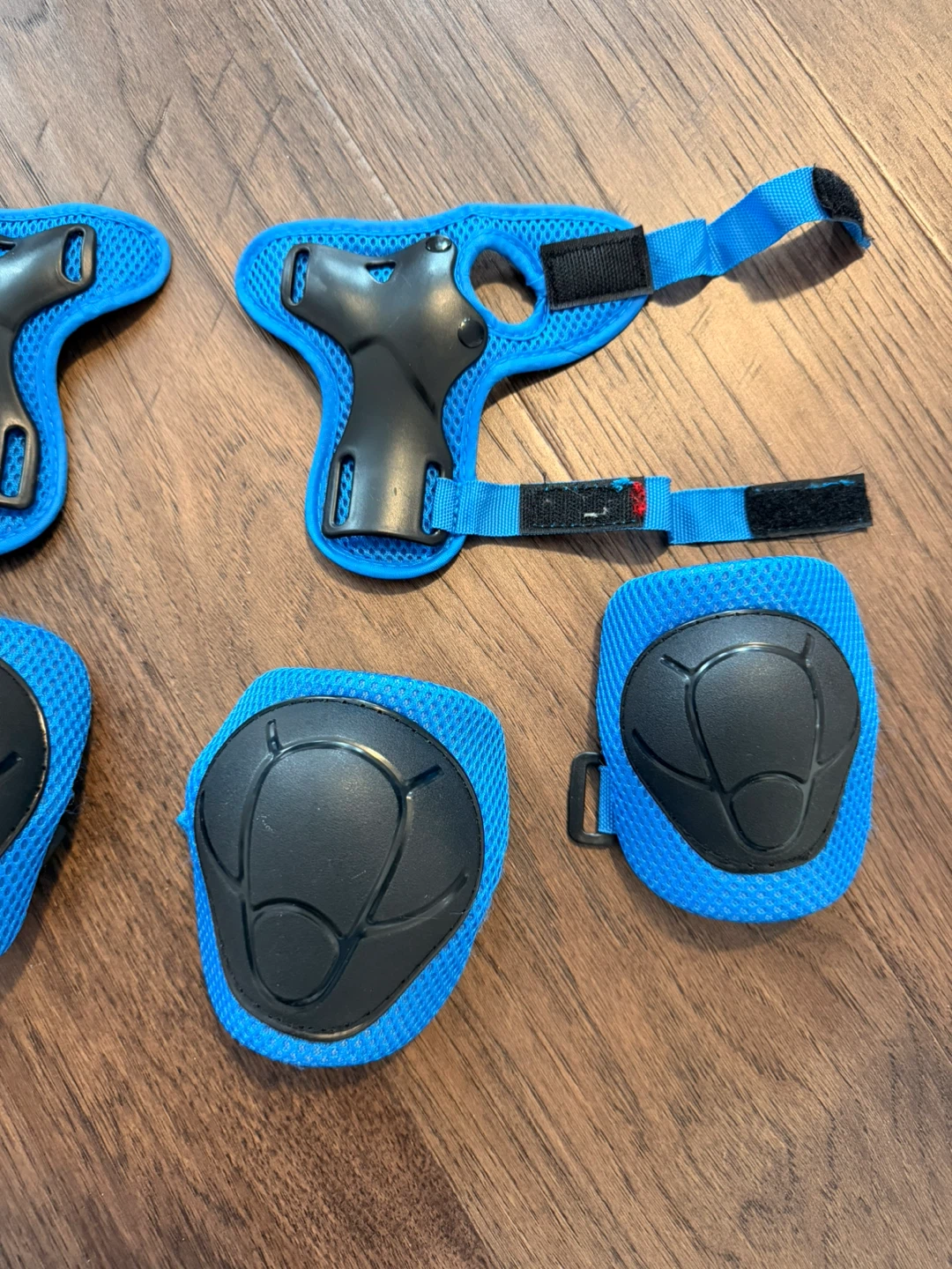 Full Set of Kids Protective Gear (Bike, Scooters or Skateboards) - photo 3