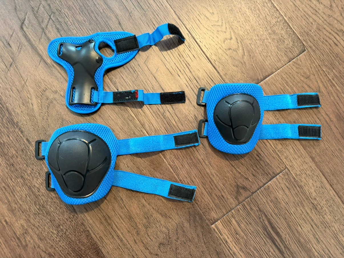 Full Set of Kids Protective Gear (Bike, Scooters or Skateboards) - photo 4