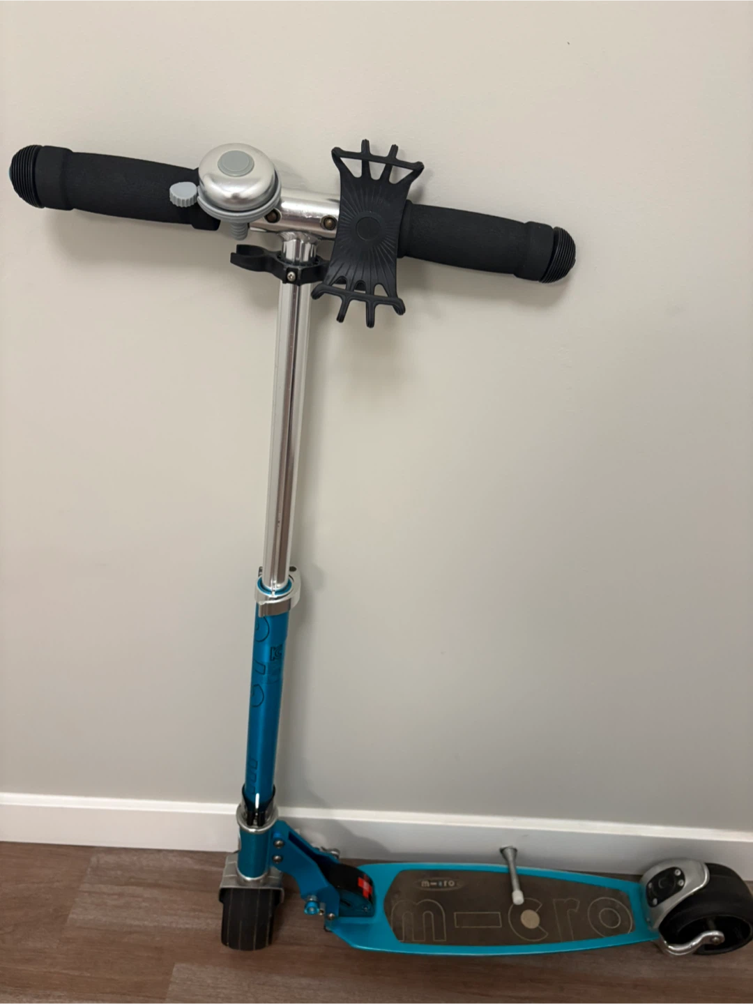 Micro Rocket Scooter with phone holder $ bell